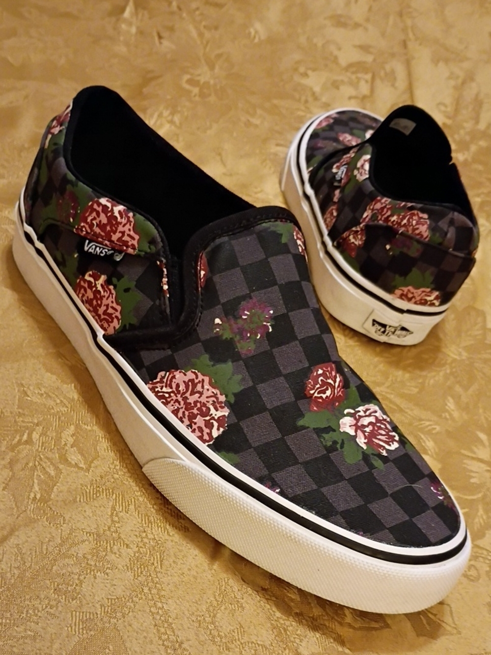 VANS Slip-On Floral Checkerboard  Sneakers - Black/Red Women's 8.0 Men's 6.5